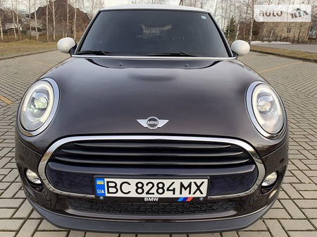 Mini Cooper 2016  випуску Львів з двигуном 1.5 л дизель хэтчбек автомат за 15900 долл. 