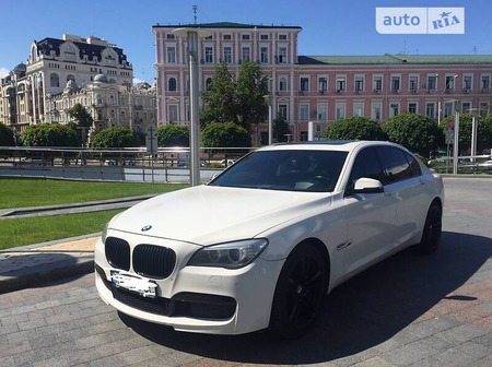 BMW 740 2014  випуску Київ з двигуном 0 л бензин седан автомат за 17000 долл. 