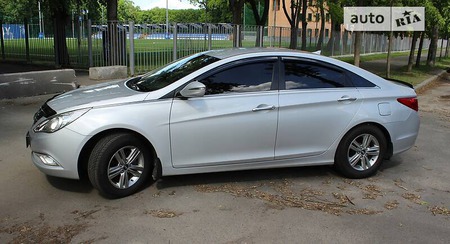 Hyundai Sonata 2014  випуску Київ з двигуном 0 л газ седан автомат за 7900 долл. 