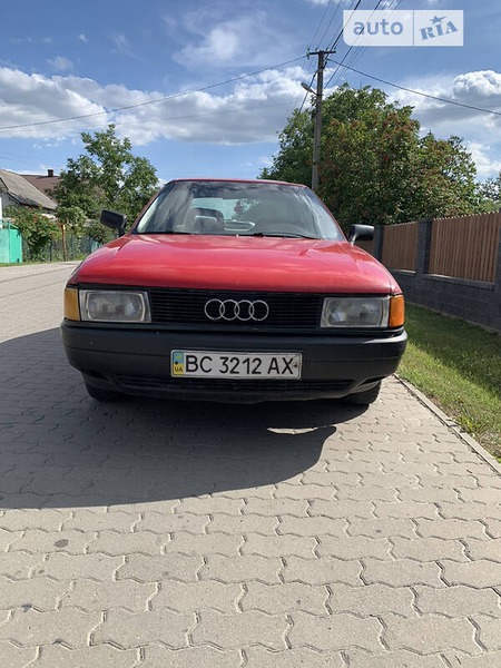 Audi 80 1991  випуску Львів з двигуном 1.6 л бензин седан механіка за 950 долл. 