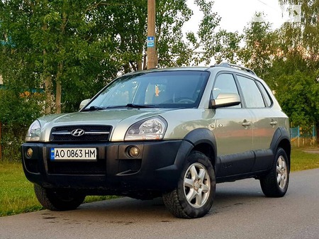 Hyundai Tucson 2004  випуску Львів з двигуном 2 л дизель позашляховик механіка за 5500 долл. 