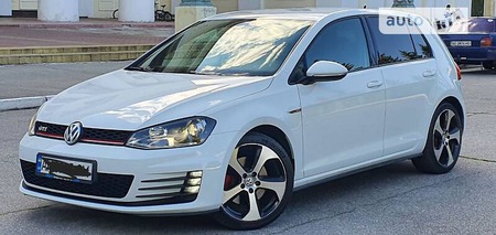 Volkswagen Golf GTI 2014  випуску Дніпро з двигуном 2 л бензин хэтчбек механіка за 12300 долл. 