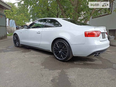 Audi A5 2015  випуску Київ з двигуном 2 л бензин купе автомат за 22777 долл. 