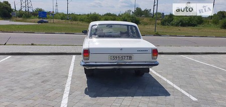 ГАЗ 2410 1984  випуску Львів з двигуном 2.4 л  седан механіка за 1499 долл. 