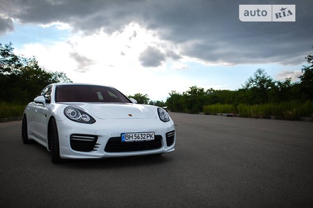 Porsche Panamera 2013  випуску Київ з двигуном 4.8 л бензин седан  за 45000 долл. 