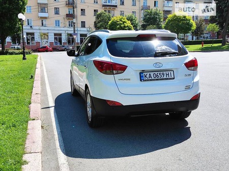 Hyundai ix35 2011  випуску Чернігів з двигуном 2 л бензин позашляховик автомат за 10700 долл. 