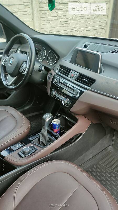 BMW X1 2016  випуску Дніпро з двигуном 2 л бензин позашляховик автомат за 25700 долл. 