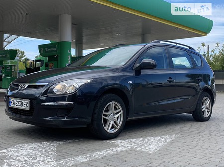 Hyundai i30 2009  випуску Київ з двигуном 1.4 л бензин універсал механіка за 5800 долл. 