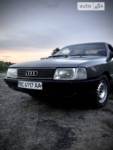 Audi 100 1990  випуску Луцьк з двигуном 2.5 л дизель седан механіка за 1600 долл. 