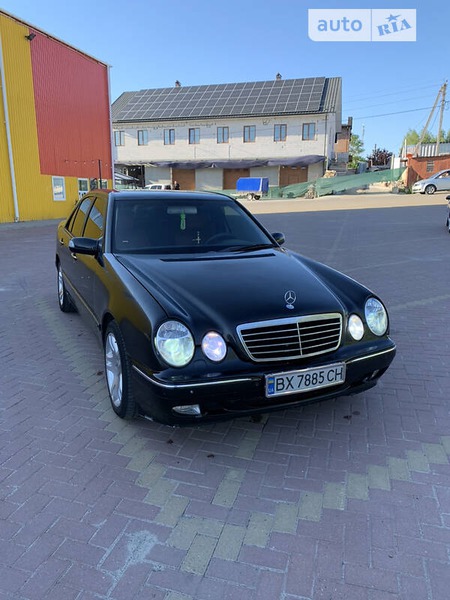 Mercedes-Benz E 320 2002  випуску Хмельницький з двигуном 3.2 л дизель седан автомат за 3599 долл. 