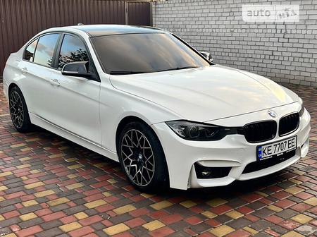 BMW 328 2013  випуску Дніпро з двигуном 2 л бензин седан автомат за 15500 долл. 