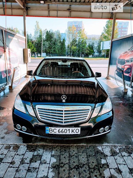 Mercedes-Benz E 350 2010  випуску Львів з двигуном 3 л дизель седан автомат за 13999 долл. 