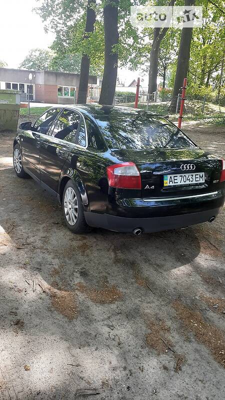 Audi A4 Limousine 2004  випуску Львів з двигуном 1.8 л  седан автомат за 5000 долл. 