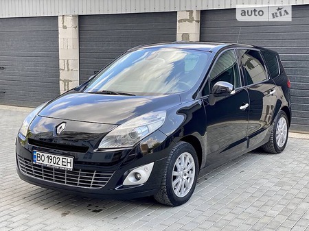 Renault Scenic 2011  випуску Тернопіль з двигуном 1.9 л дизель мінівен механіка за 7900 долл. 