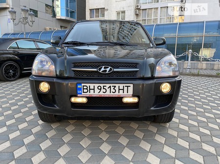 Hyundai Tucson 2008  випуску Одеса з двигуном 2 л бензин позашляховик механіка за 9500 долл. 