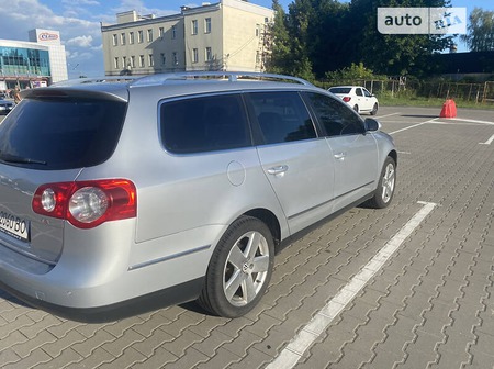 Volkswagen Passat 2008  випуску Чернігів з двигуном 1.8 л бензин універсал механіка за 8799 долл. 