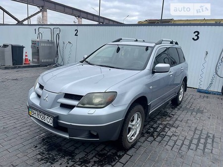 Mitsubishi Outlander 2004  випуску Одеса з двигуном 2.4 л бензин позашляховик автомат за 5900 долл. 