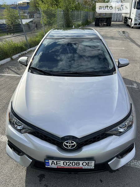 Toyota Corolla 2017  випуску Дніпро з двигуном 1.8 л бензин хэтчбек автомат за 15500 долл. 