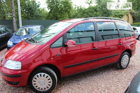 Volkswagen Sharan 2007  випуску Львів з двигуном 0 л бензин мінівен механіка за 7999 долл. 