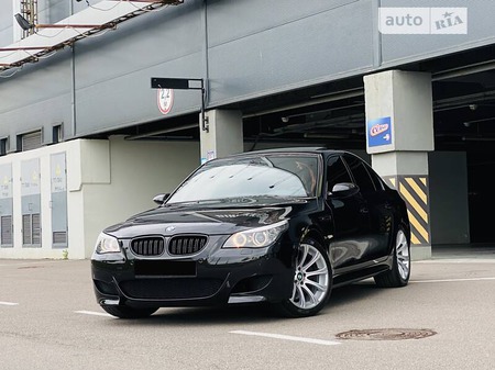 BMW M5 2006  випуску Київ з двигуном 5 л бензин седан автомат за 21500 долл. 