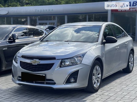 Chevrolet Cruze 2015  випуску Дніпро з двигуном 1.8 л бензин седан автомат за 8700 долл. 