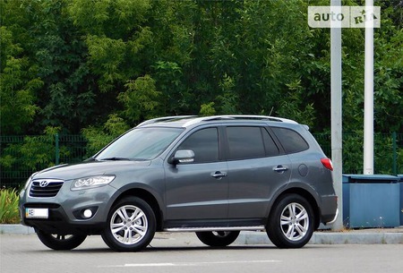 Hyundai Santa Fe 2012  випуску Дніпро з двигуном 2.4 л бензин позашляховик автомат за 15900 долл. 