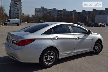 Hyundai Sonata 2014  випуску Запоріжжя з двигуном 2 л газ седан автомат за 9000 долл. 