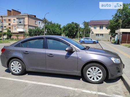 Chevrolet Cruze 2013  випуску Черкаси з двигуном 1.8 л бензин седан механіка за 9600 долл. 