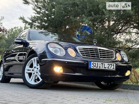 Mercedes-Benz E 270 2003  випуску Львів з двигуном 2.7 л дизель седан автомат за 7500 долл. 