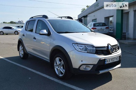 Renault Sandero Stepway 2018  випуску Київ з двигуном 1.5 л дизель хэтчбек механіка за 10490 долл. 