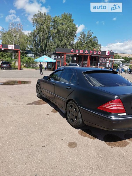 Mercedes-Benz S 320 1998  випуску Чернігів з двигуном 3.2 л  седан автомат за 4700 долл. 