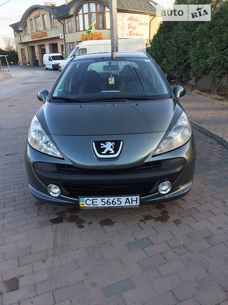 Peugeot 207 2009  випуску Чернівці з двигуном 1.4 л бензин хэтчбек механіка за 4200 долл. 