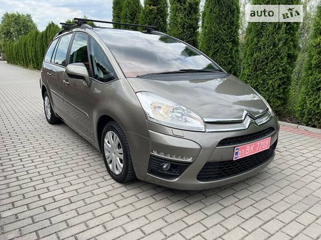 Citroen C4 Picasso 2010  випуску Рівне з двигуном 1.6 л дизель універсал  за 6850 долл. 