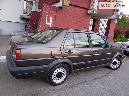 Volkswagen Jetta 1990  випуску Рівне з двигуном 1.8 л бензин седан механіка за 2500 долл. 