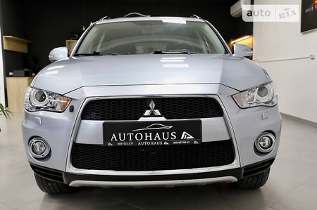 Mitsubishi Outlander 2012  випуску Львів з двигуном 0 л дизель позашляховик автомат за 12499 долл. 