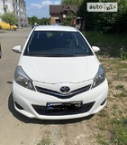 Toyota Yaris 2012 Ужгород 1 л  хэтчбек механіка к.п.