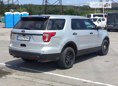 Ford Explorer 2017  випуску Харків з двигуном 3.7 л бензин позашляховик  за 15300 долл. 