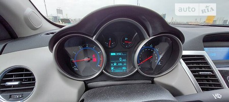 Chevrolet Cruze 2015  випуску Львів з двигуном 1.8 л бензин седан автомат за 9100 долл. 