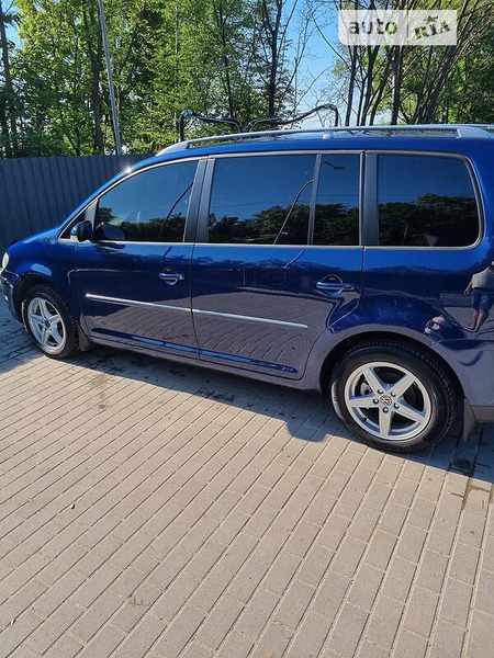 Volkswagen Touran 2007  випуску Тернопіль з двигуном 2 л дизель мінівен автомат за 7500 долл. 