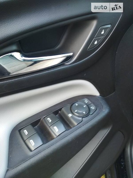 Chevrolet Equinox 2017  випуску Київ з двигуном 1.5 л бензин позашляховик автомат за 15500 долл. 