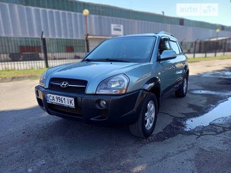 Hyundai Tucson 2006  випуску Черкаси з двигуном 2 л  позашляховик механіка за 9100 долл. 