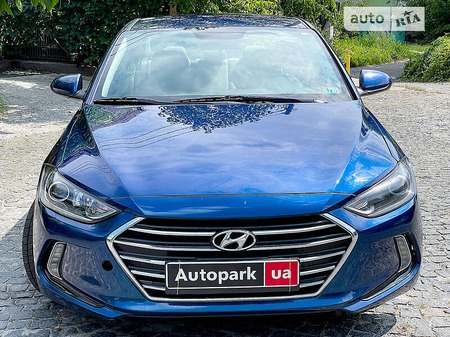 Hyundai Elantra 2016  випуску Київ з двигуном 2 л  седан автомат за 9690 долл. 