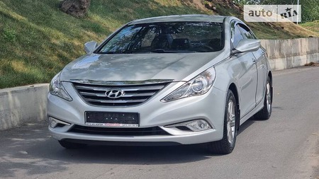 Hyundai Sonata 2015  випуску Вінниця з двигуном 2 л  седан автомат за 7500 долл. 