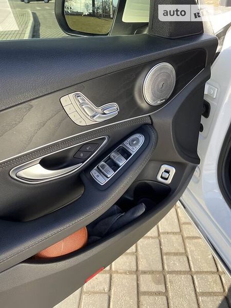 Mercedes-Benz C 300 2015  випуску Одеса з двигуном 0 л  седан автомат за 22500 долл. 