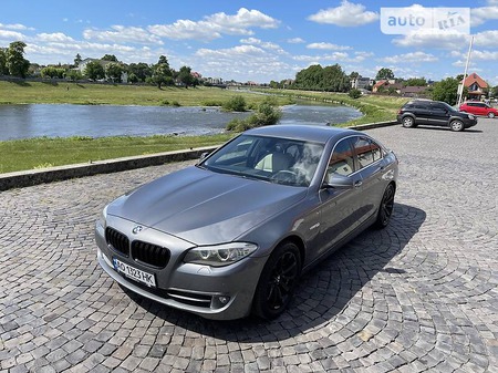 BMW 530 2013  випуску Ужгород з двигуном 3 л дизель седан автомат за 18500 долл. 