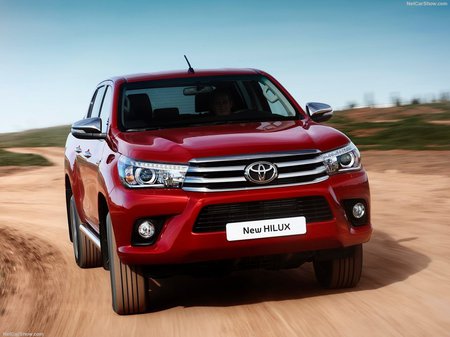 Toyota Hilux 2024  випуску  з двигуном 2.4 л дизель пікап механіка за 1417780 грн. 