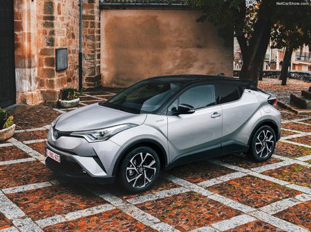 Toyota C-HR 2022  випуску  з двигуном 2 л гібрид кросовер автомат за 1185110 грн. 