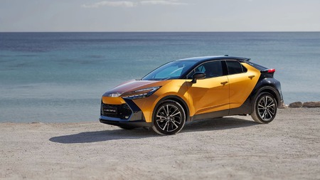 Toyota C-HR 2024  випуску Київ з двигуном 2 л гібрид кросовер автомат за 1599780 грн. 